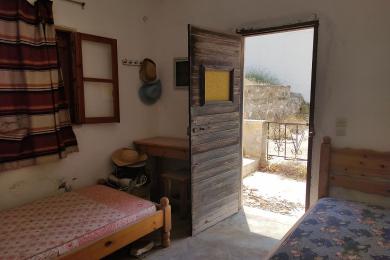 Ενοικιαζόμενα δωμάτια και εστιατοριο