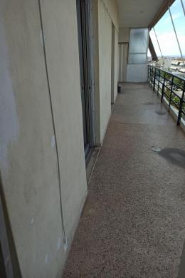 αξιλογο διαμερισμα 2ου οροφου.